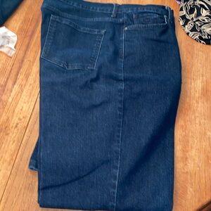 Gloria Vanderbilt, Amanda Jean size 18, regular 31 inch inseam in indigo blue